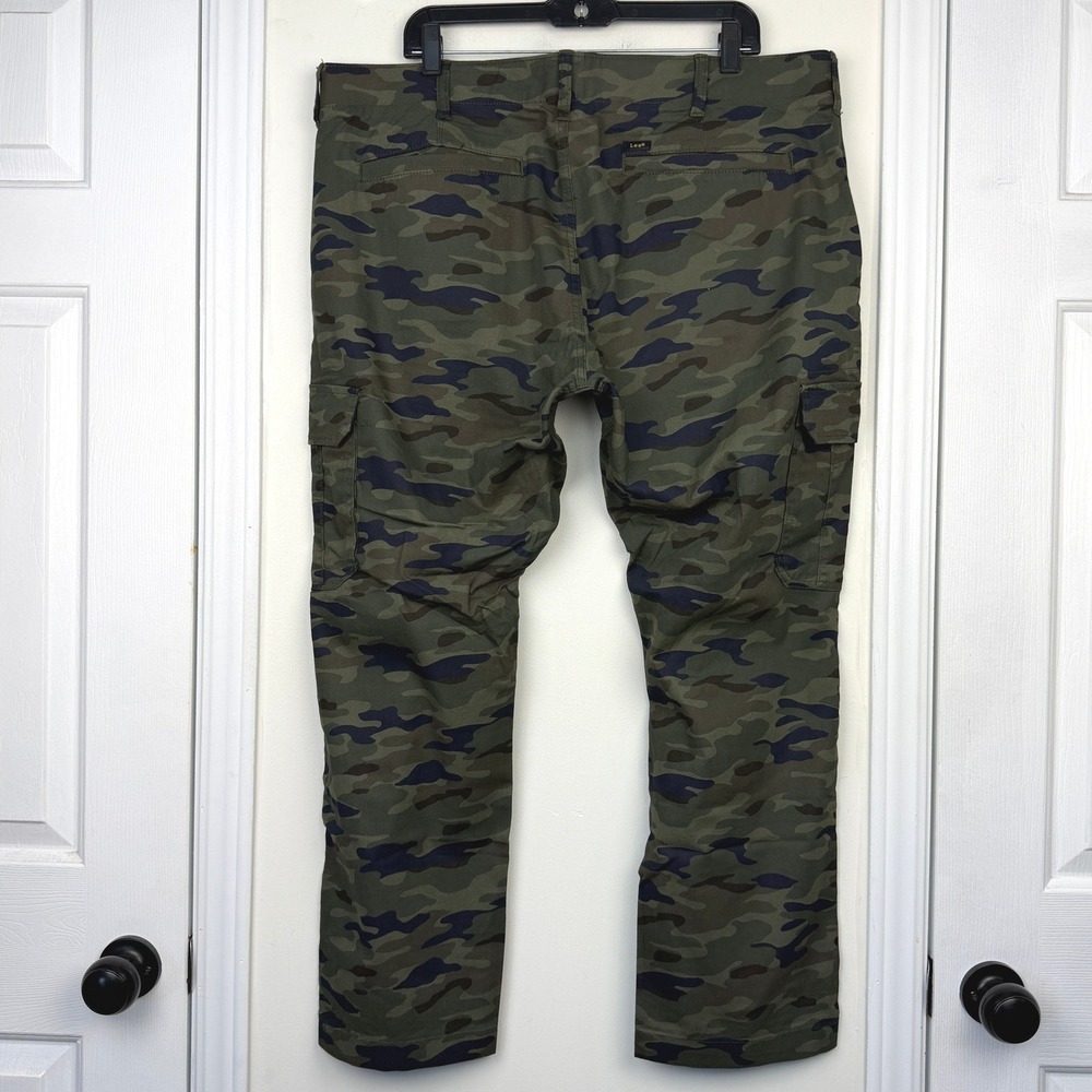 Lee Premium Select CARGO Pants Mens 40x30 Green CAMO Motion Stretch Straight - Picture 5 of 12
